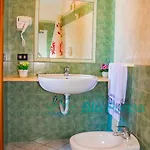 Bluponza - 8 Posti In Zona Mare - App Orchidea Ponza