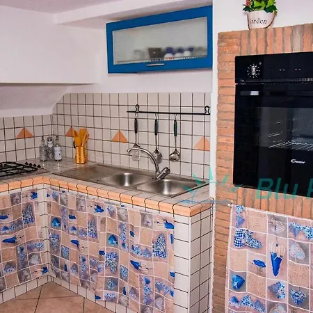 Bluponza - 8 Posti In Zona Mare - App Orchidea Appartement