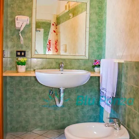 Bluponza - 8 Posti In Zona Mare - App Orchidea Ponza